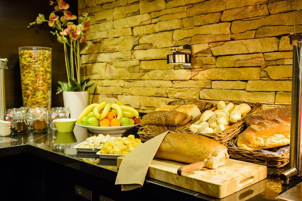 Fletcher Hotel - Restaurant De Cooghen เดอ คุก ภายนอก รูปภาพ